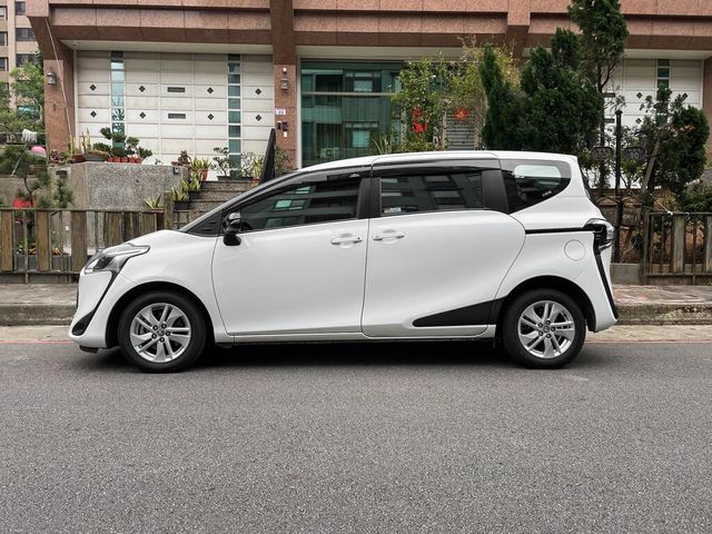 TOYOTA豐田 SIENTA  第3張相片