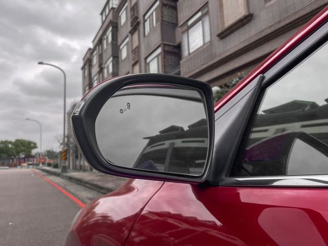 HYUNDAI現代 ELANTRA  第9張相片