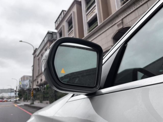M-BENZ賓士 C300  第13張相片