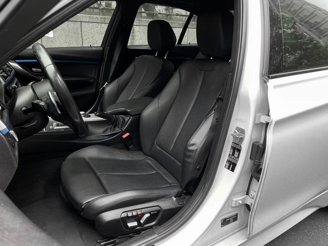 BMW寶馬 320I  第7張相片