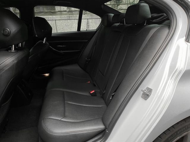 BMW寶馬 320I  第8張相片