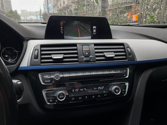 BMW寶馬 320I  第9張相片