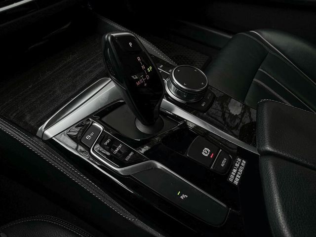 BMW寶馬 520D  第9張相片