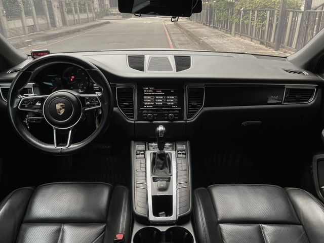 PORSCHE保時捷 MACAN  第11張相片
