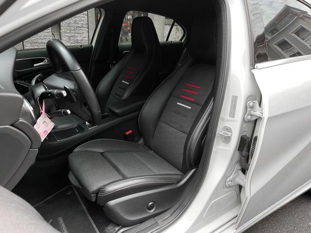 M-BENZ賓士 A180  第6張相片