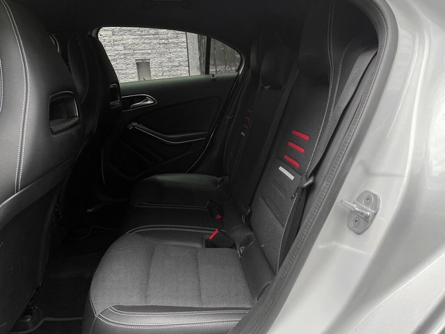 M-BENZ賓士 A180  第7張相片