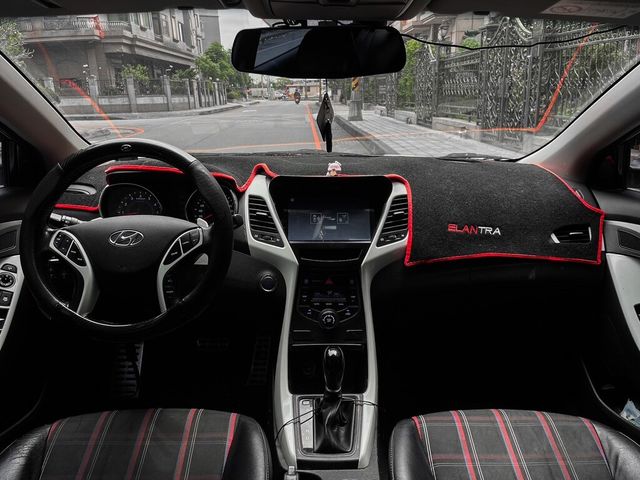 HYUNDAI現代 ELANTRA  第9張相片
