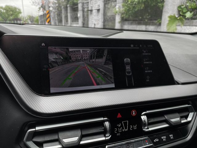 BMW寶馬 218I  第10張相片