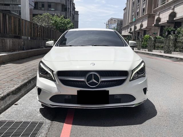 M-BENZ賓士 CLA200  第2張相片