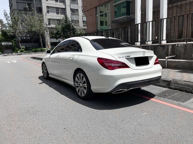 M-BENZ賓士 CLA200  第4張相片