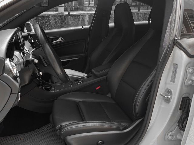 M-BENZ賓士 CLA200  第6張相片