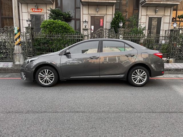 TOYOTA豐田 ALTIS  第3張相片