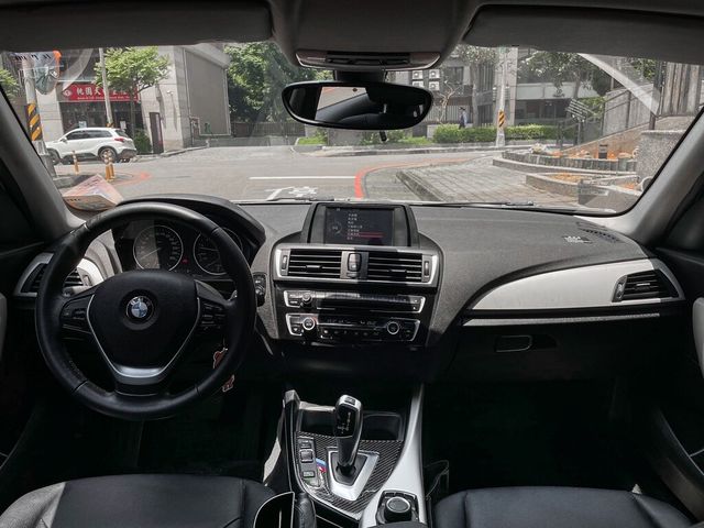 BMW寶馬 118I  第9張相片