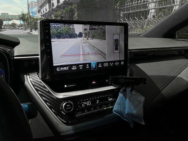 TOYOTA豐田 COROLLA ALTIS HYBRID  第11張相片