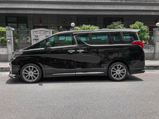 TOYOTA豐田 ALPHARD  第3張相片
