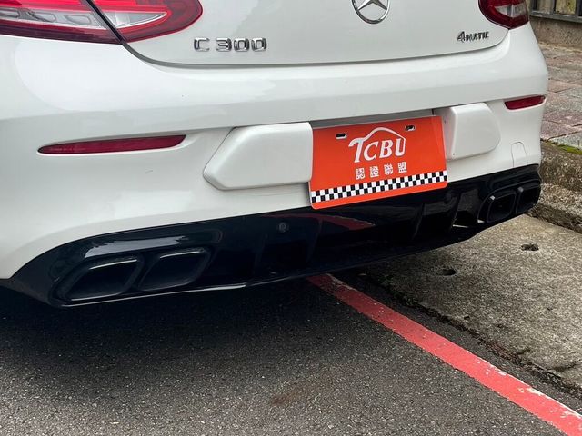 M-BENZ賓士 C300 COUPE  第6張相片