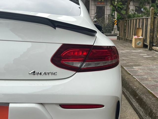 M-BENZ賓士 C300 COUPE  第7張相片