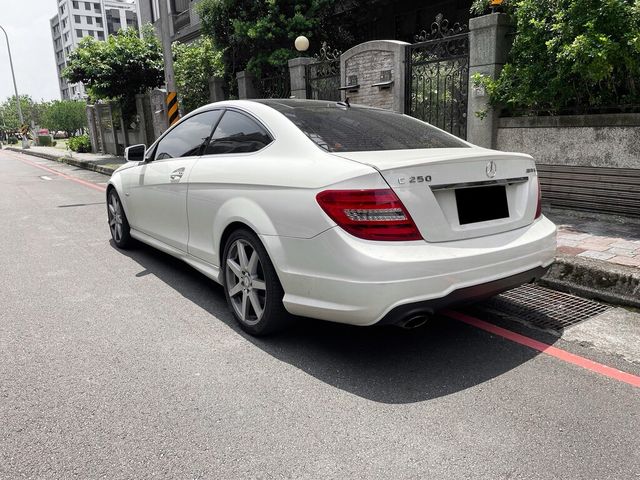 M-BENZ賓士 C250 COUPE  第4張相片
