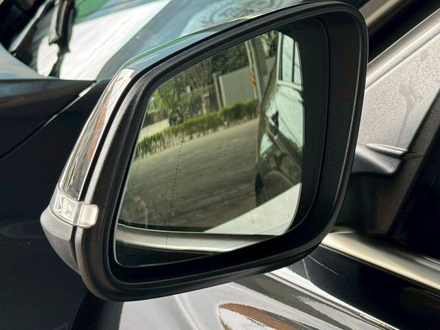 BMW寶馬 318I  第7張相片