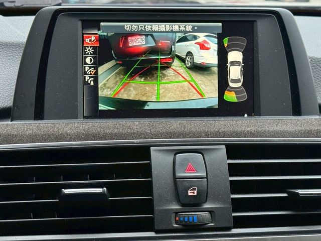 BMW寶馬 318I  第10張相片