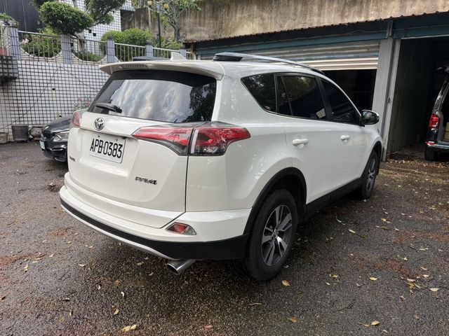 TOYOTA豐田 RAV4  第3張相片