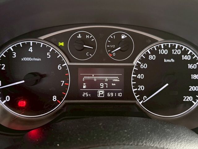 NISSAN日產 TIIDA  第7張相片