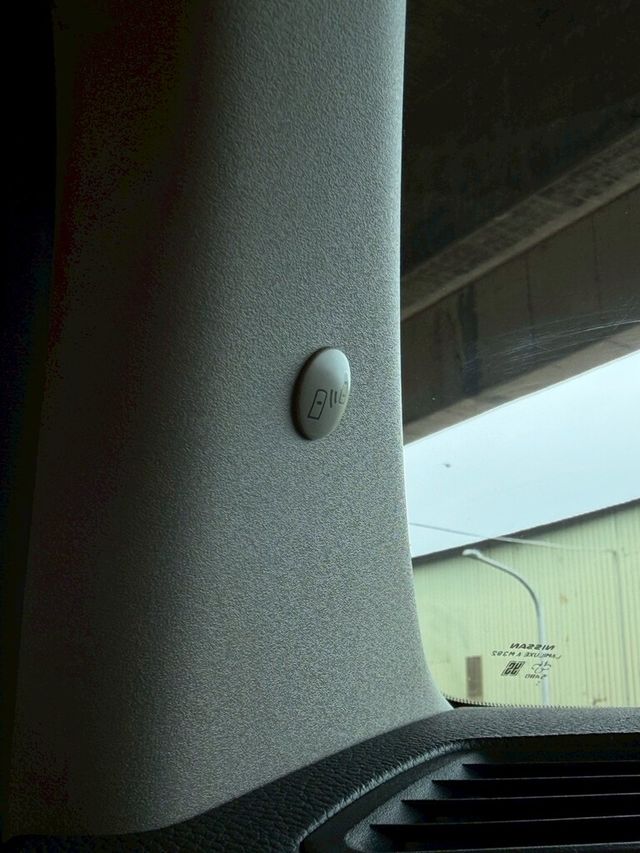 NISSAN日產 TIIDA  第10張相片