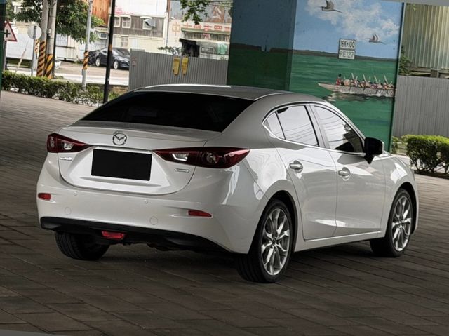 MAZDA馬自達 MAZDA 3  第6張相片