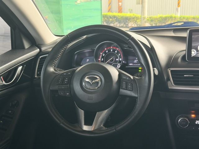MAZDA馬自達 MAZDA 3  第8張相片