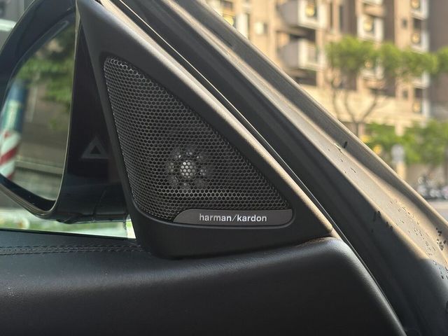 BMW寶馬 M4 COUPE  第8張相片