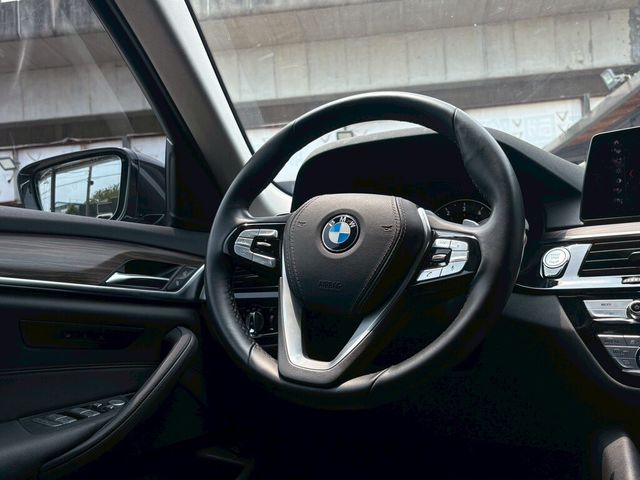 BMW寶馬 520I  第8張相片