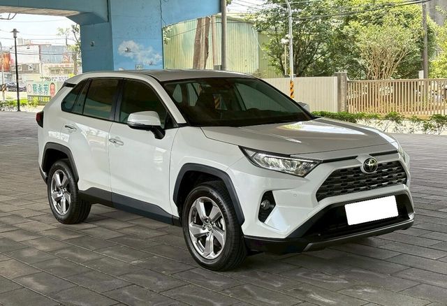 TOYOTA豐田 RAV4  第3張相片