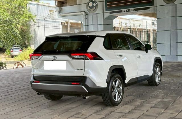 TOYOTA豐田 RAV4  第5張相片