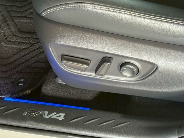 TOYOTA豐田 RAV4  第12張相片