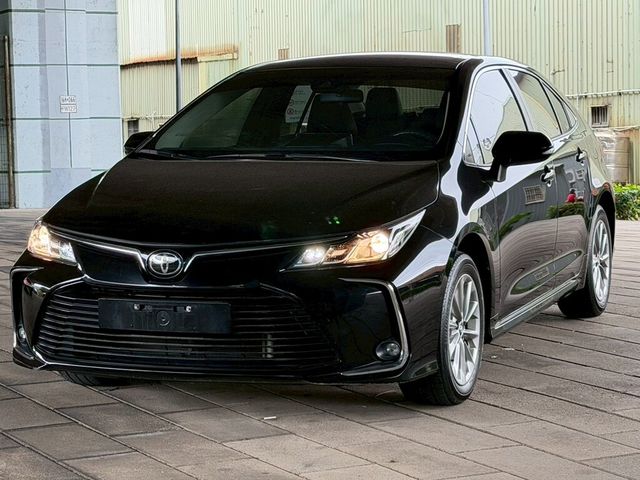 TOYOTA豐田 ALTIS  第3張相片