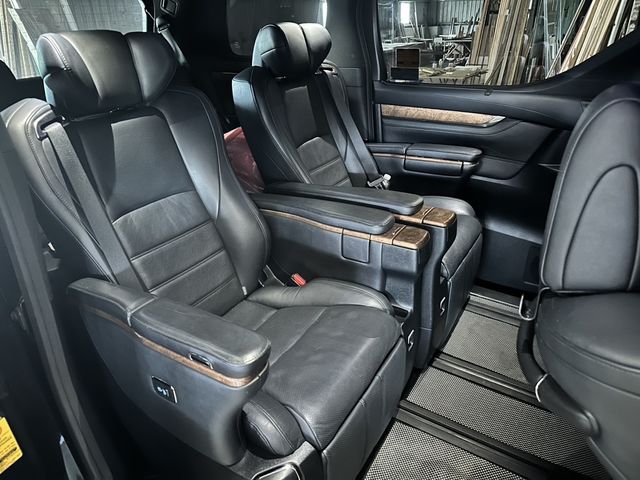 TOYOTA豐田 ALPHARD  第4張相片