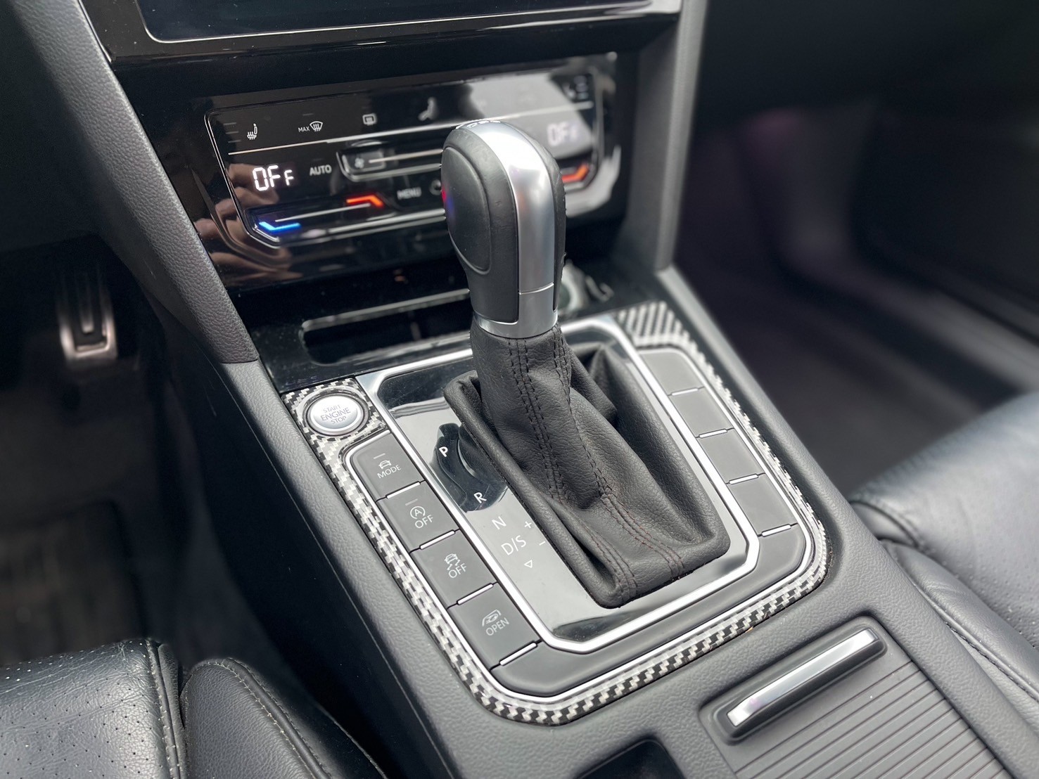 ▲銘陽國際▲ 2015年 福斯 PASSAT VARIANT 330TSI 1.8 附上引擎整理工單12萬 耗材皆已更新完畢 漂亮認證車  第4張相片