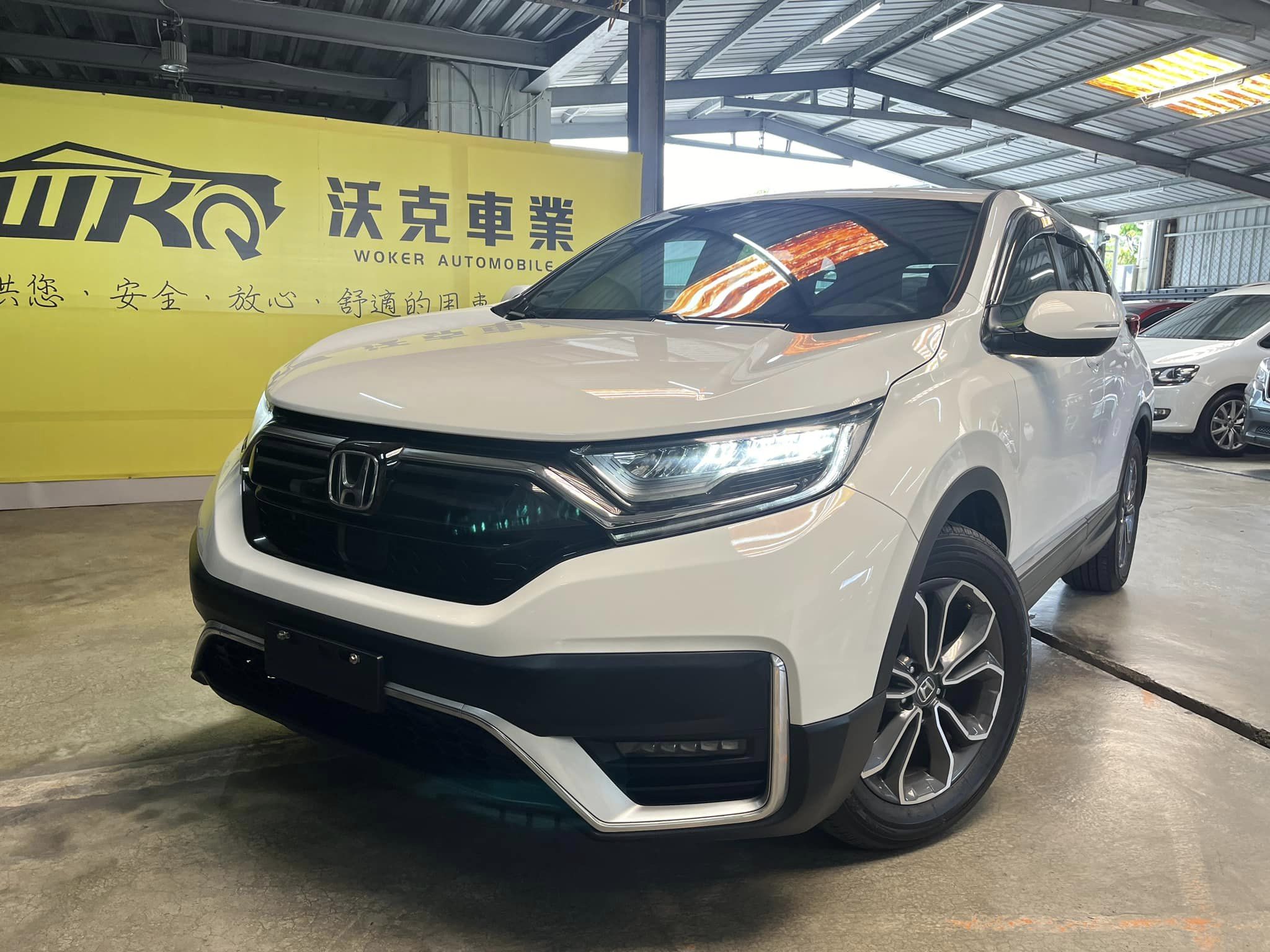 ▲沃克車業▲小改款5.5代 實跑7萬 ACC跟車/車道偏移/電尾門/無線充電座/CarPlay 保固中  第1張相片