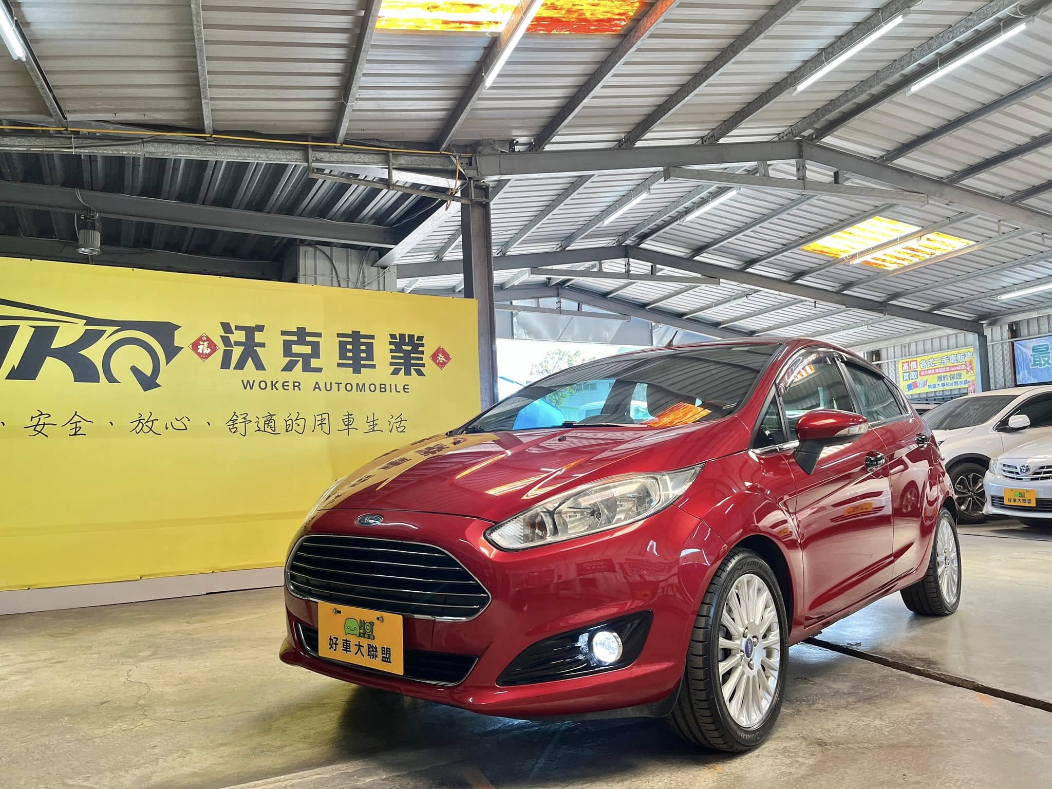 S運動型 僅跑14萬 免KEY/車門啟閉/6氣囊/恆溫/倒車顯影 安全性能高小車  第1張相片
