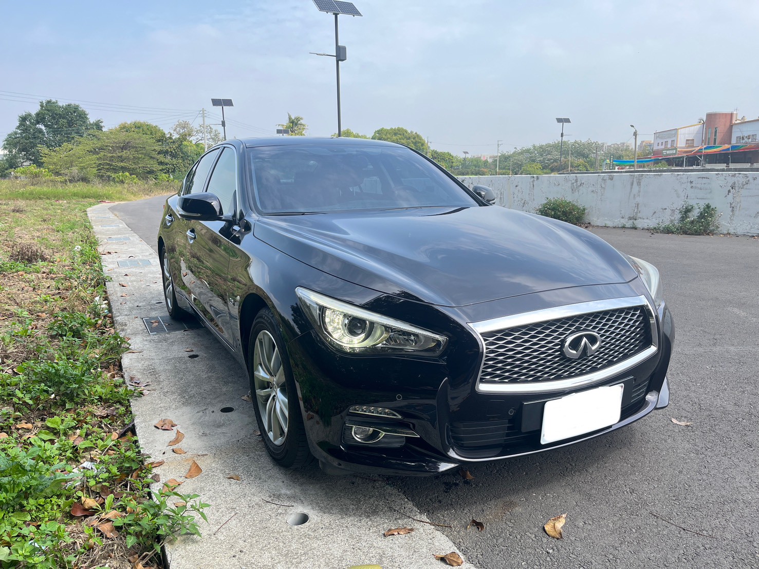 Q50 旗艦款 僅跑11萬 原廠保養 後驅211p馬力  ACC跟車/360環景/盲點/車道偏移/BOSE音響  第4張相片