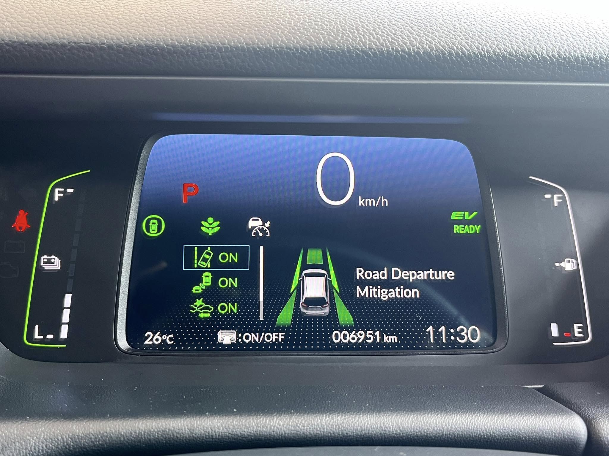 頂規油電版 僅跑6900 原廠保固中 濃濃新車味 跟車/盲點/免鑰匙/車道維持  第12張相片