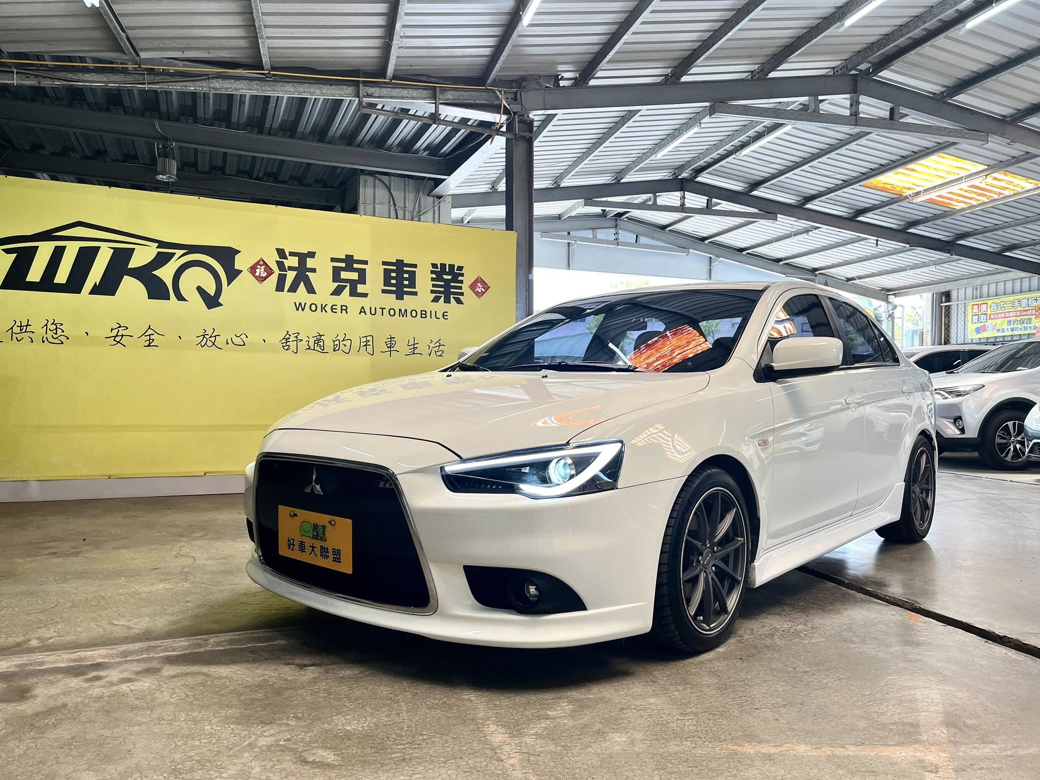 iO鯊魚頭 升級TEIN避震/17吋鋁圈/LED光柱魚眼大燈/中尾段排氣管  第1張相片