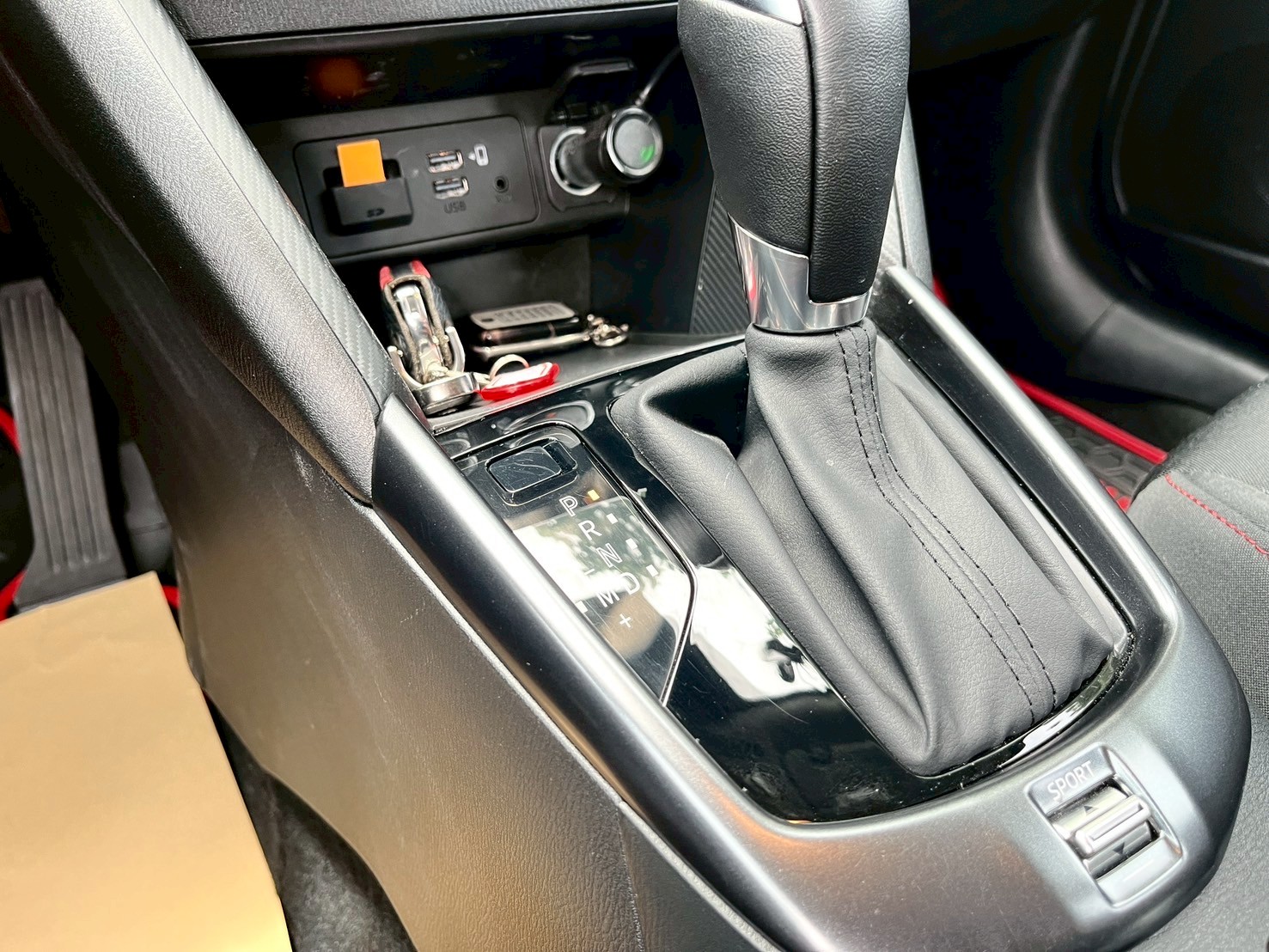 24年款 僅跑2000公里  保固中 盲點/車偏/主動剎車/無線Apple Carplay  第7張相片