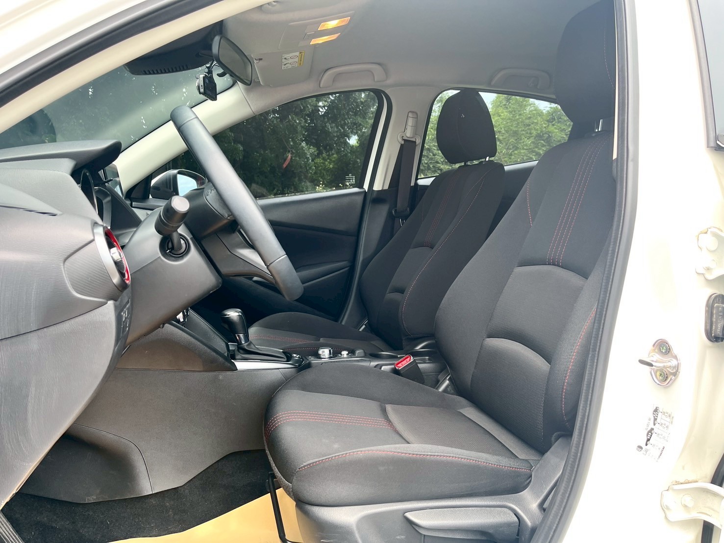 24年款 僅跑2000公里  保固中 盲點/車偏/主動剎車/無線Apple Carplay  第8張相片