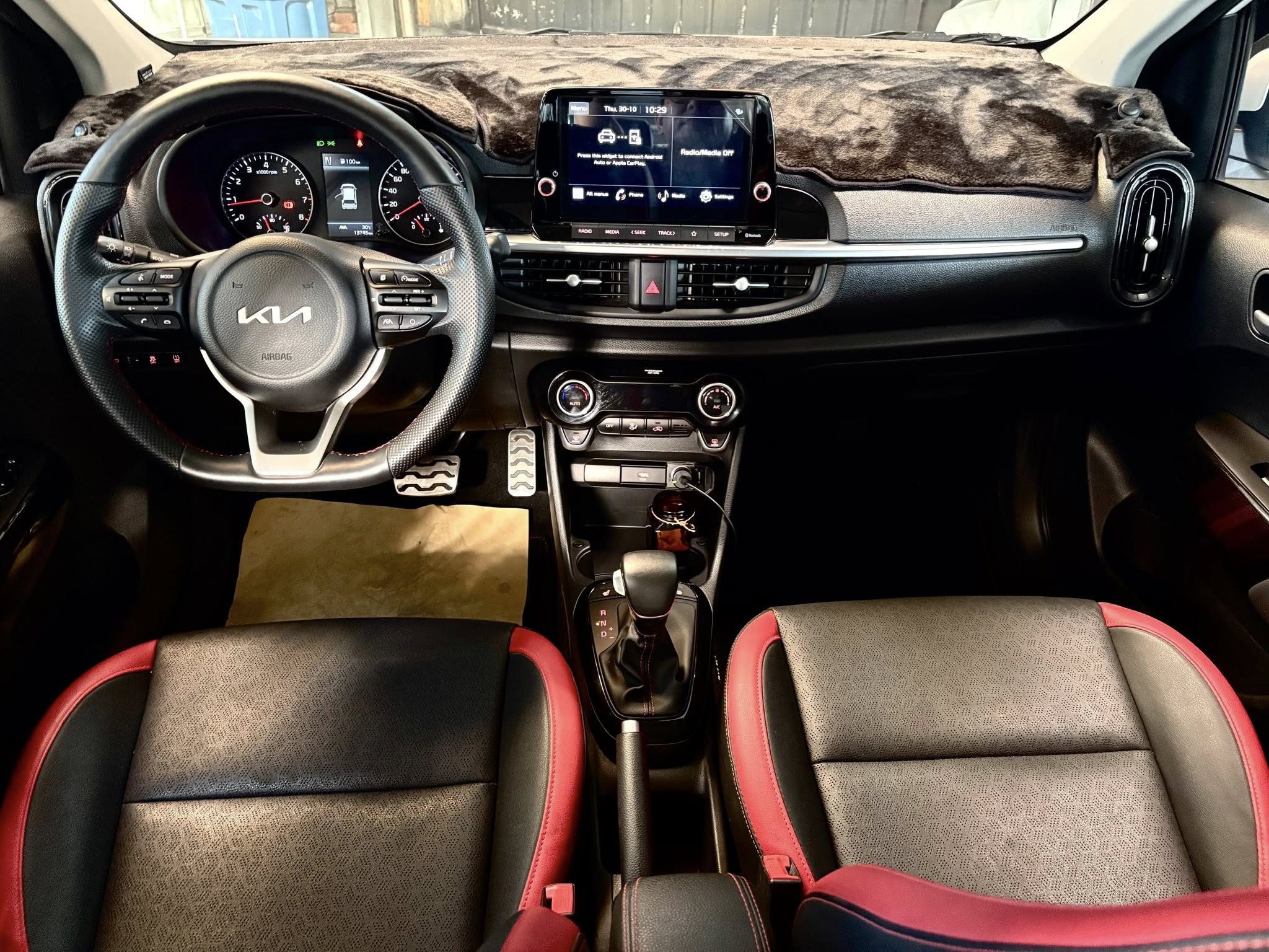 GT-Line Plus 僅跑1萬 保固中 7安/定速/車道維持/主動剎車/通風椅/免鑰匙/車門啟閉  第6張相片