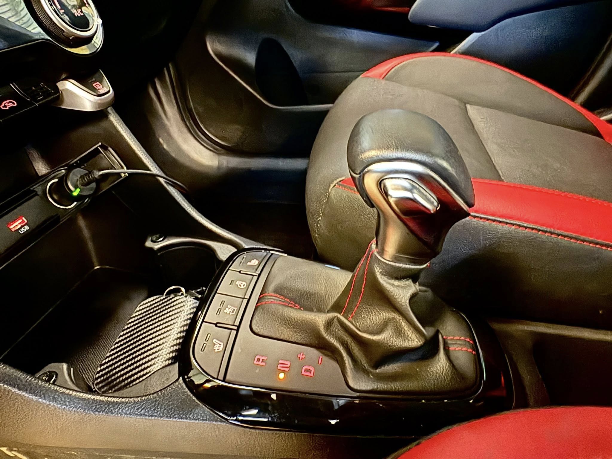 GT-Line Plus 僅跑1萬 保固中 7安/定速/車道維持/主動剎車/通風椅/免鑰匙/車門啟閉  第8張相片