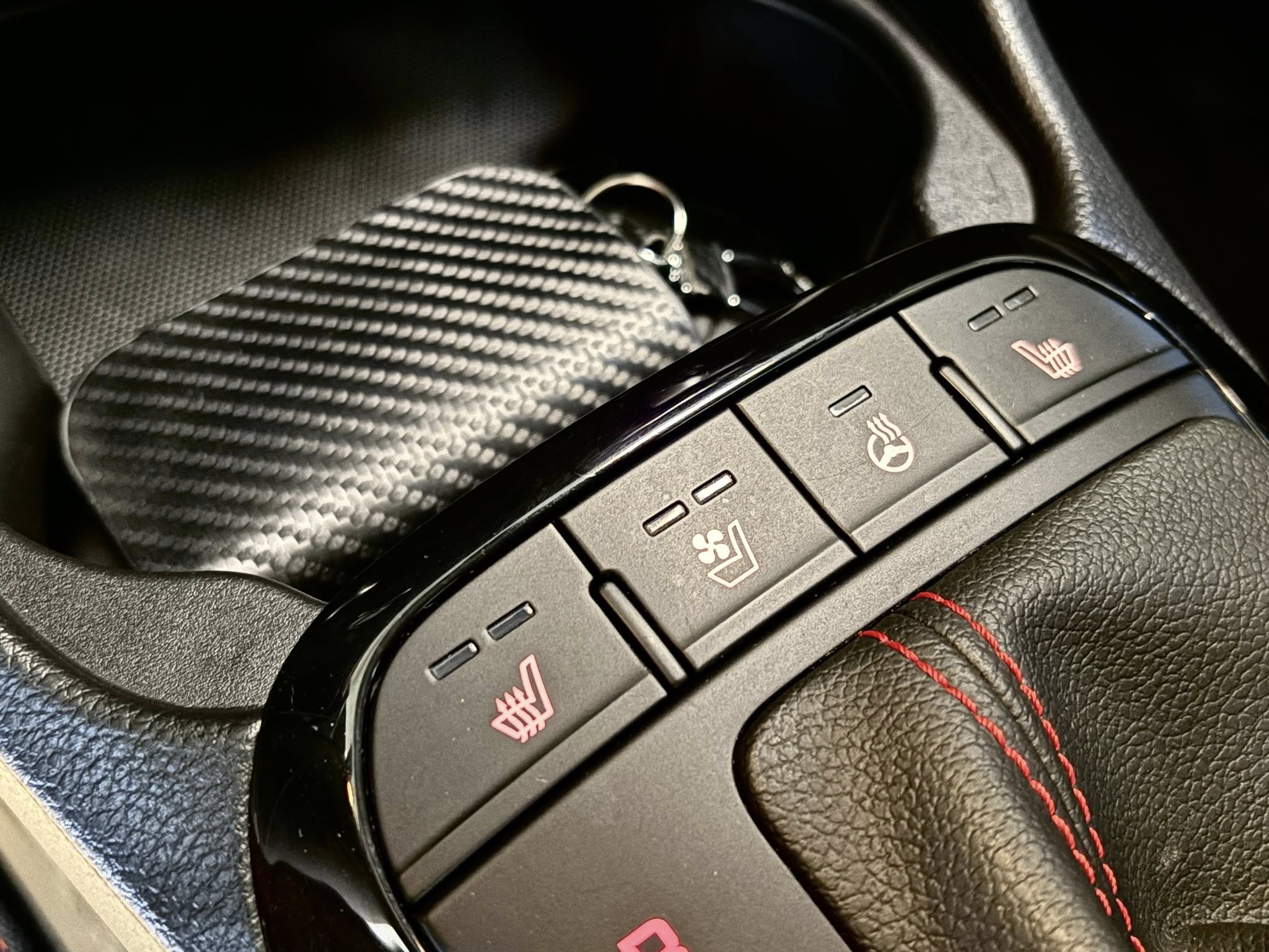 GT-Line Plus 僅跑1萬 保固中 7安/定速/車道維持/主動剎車/通風椅/免鑰匙/車門啟閉  第13張相片