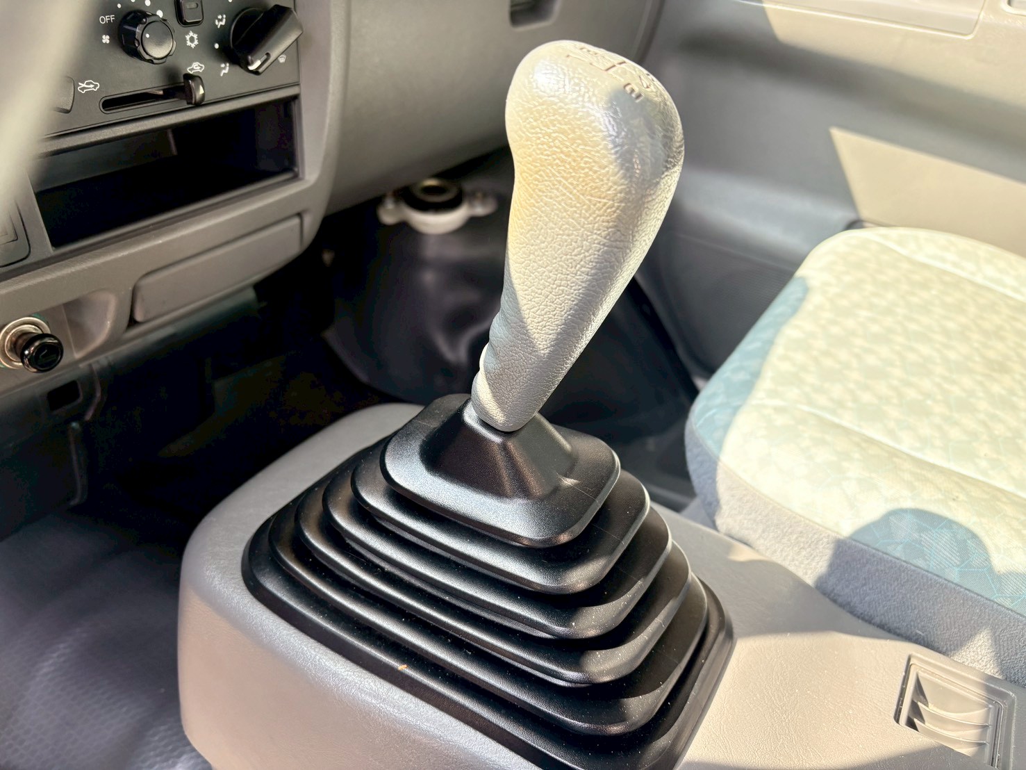 僅跑10萬 原廠保養 常溫廂體 可改貨斗  第10張相片