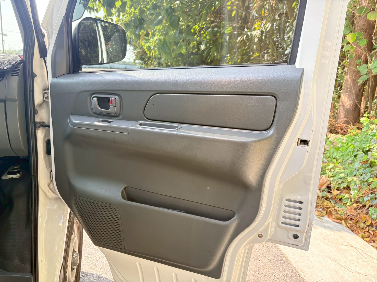 僅跑10萬 原廠保養 常溫廂體 可改貨斗  第11張相片