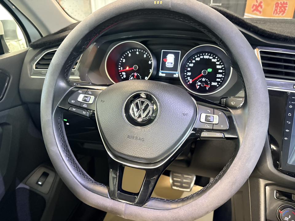 TIGUAN 高階CL版 僅跑8.7萬 原廠保養 升級360環景+安卓機+無線AppleCarPlay  第11張相片